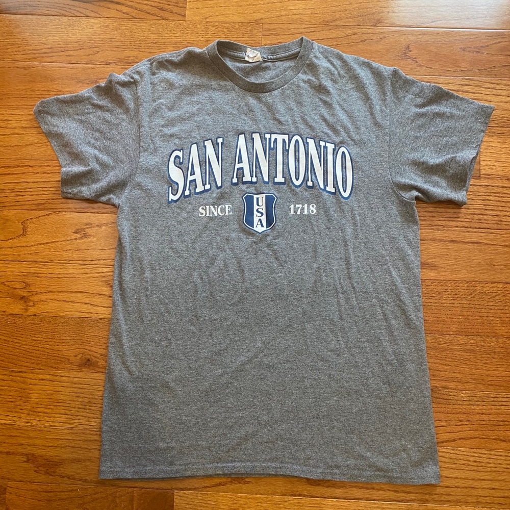 Gray short sleeve t shirt